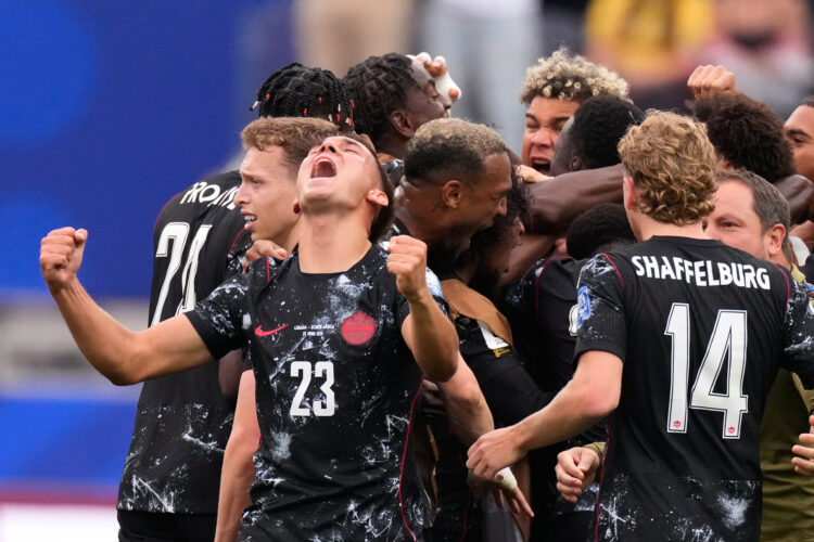 Late goal lifts Canada in knockouts